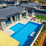 Villa Kalkan'da 2 Yatak Odali Jakuzili Villa-villa Seabird Kaş