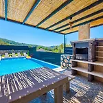 Kalkan'da 2 Yatak Odali Jakuzili Villa-villa Seabird Villa