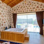 Villa Kalkan'da 2 Yatak Odali Jakuzili Villa-villa Seabird Kaş