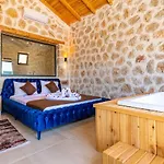 Kalkan'da 2 Yatak Odali Jakuzili Villa-villa Seabird Kaş