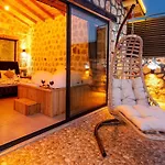 Kalkan'da 2 Yatak Odali Jakuzili Villa-villa Seabird *