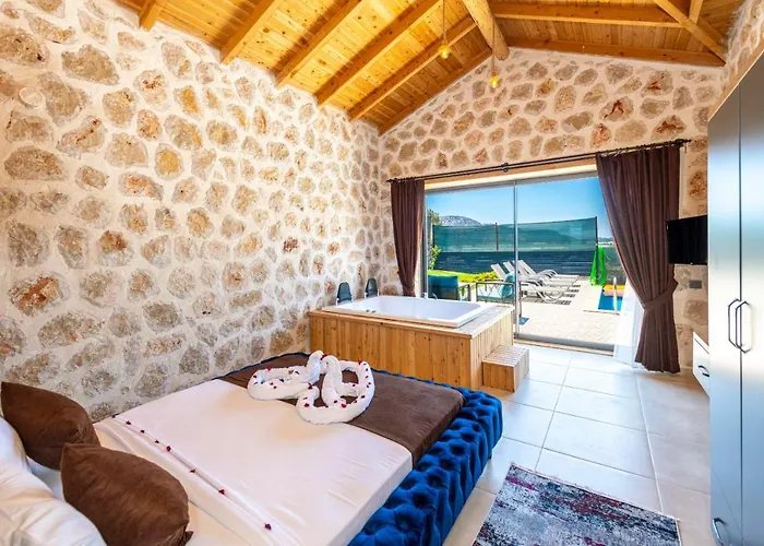 Kalkan'da 2 Yatak Odali Jakuzili Villa-villa Seabird Вілла