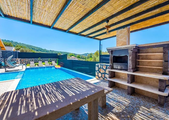 Kalkan'da 2 Yatak Odali Jakuzili Villa-villa Seabird Вілла